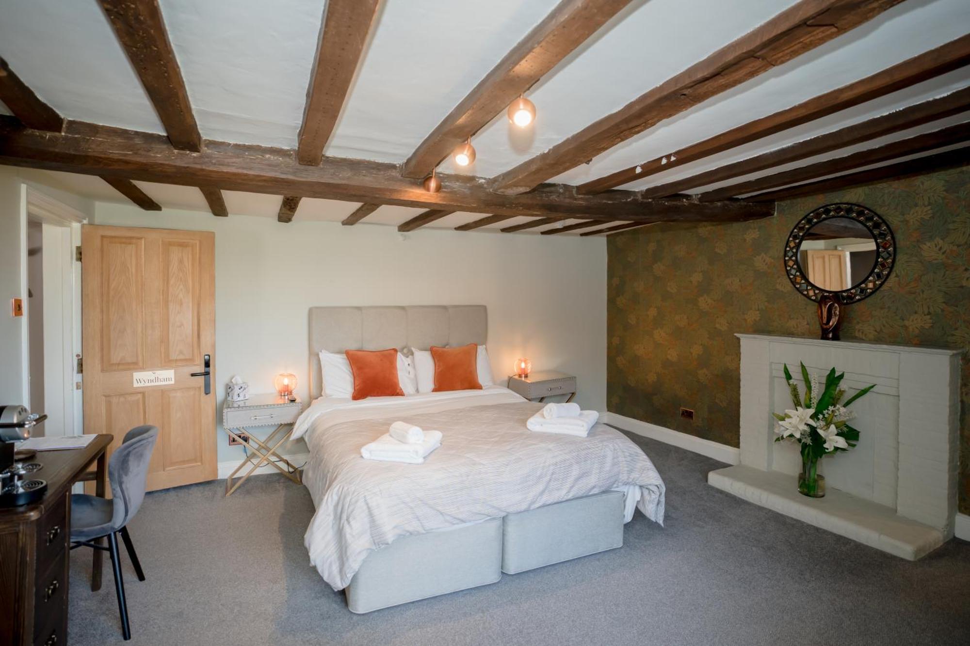 Tottington Manor Hotel Henfield Ngoại thất bức ảnh